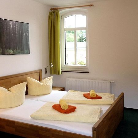 Pension Und Ferienwohnung Am Teich Schleiz Luaran gambar