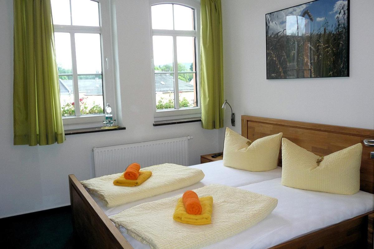 Pension Und Ferienwohnung Am Teich Schleiz Luaran gambar